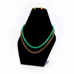 cuello grande negro v